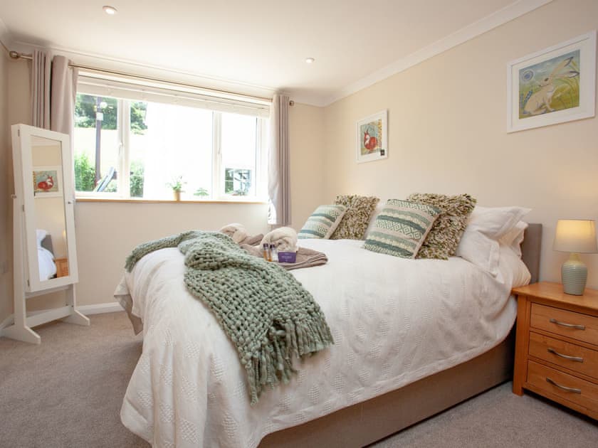 Double bedroom | Withymead Cottage, Bishopsteignton, near Teignmouth 