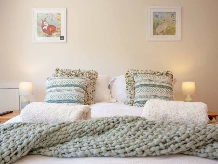 Double bedroom | Withymead Cottage, Bishopsteignton, near Teignmouth 
