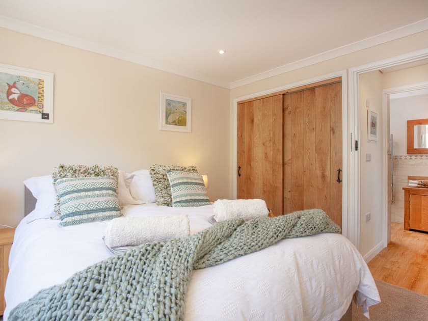 Double bedroom | Withymead Cottage, Bishopsteignton, near Teignmouth 
