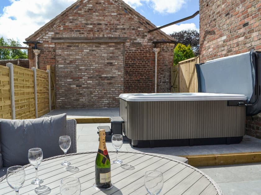Outdoor area | Mulberry Cottage - Brian’s Barns, Skerne, near Driffield