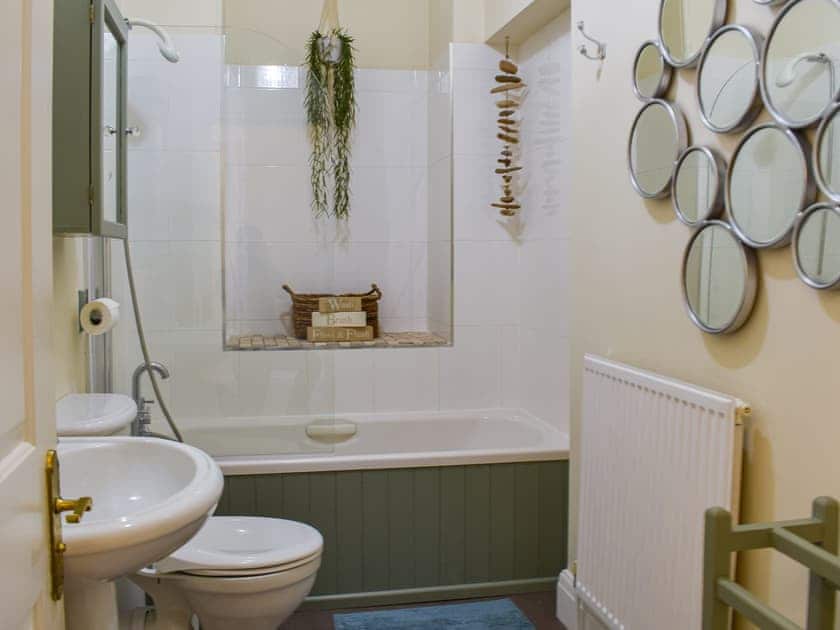 Bathroom | Royal Villas Apartment, Harrogate