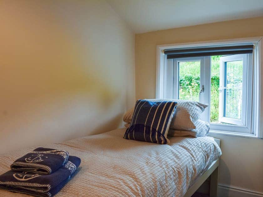 Double bedroom | Binks, Skinningrove, near Saltburn-by-the-Sea