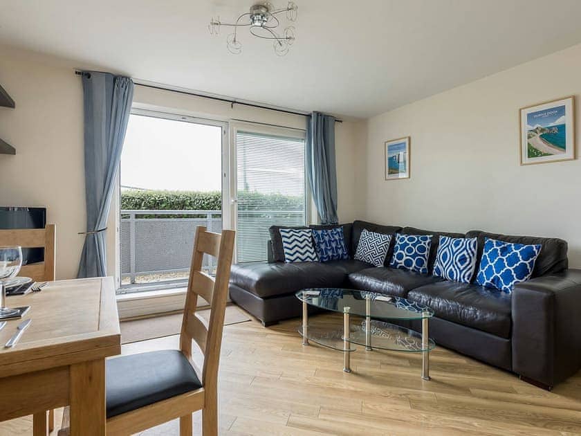 Open plan living space | Bay Retreat, Poole
