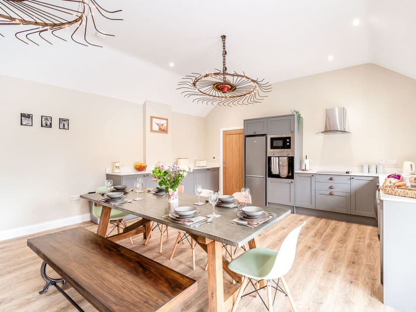 Dining Area | Cattle Crush Cottage - Brian’s Barns, Skerne, near Driffield