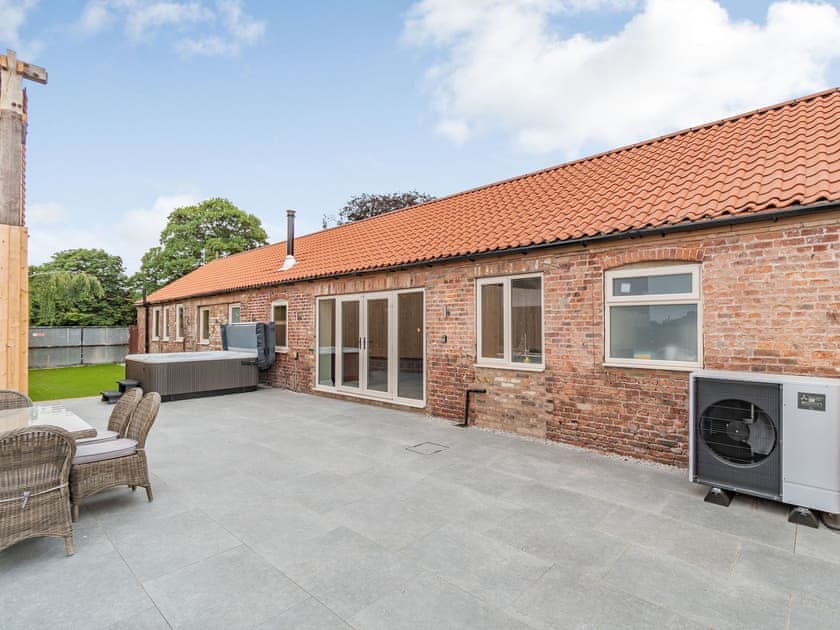 Patio | Cattle Crush Cottage - Brian’s Barns, Skerne, near Driffield