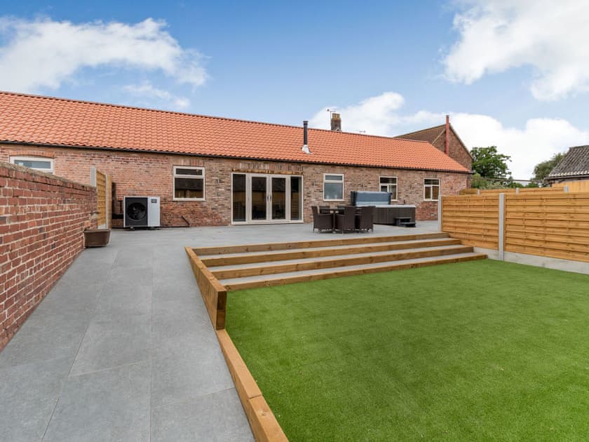 Garden | Dip Tub Den - Brian’s Barns, Skerne, near Driffield