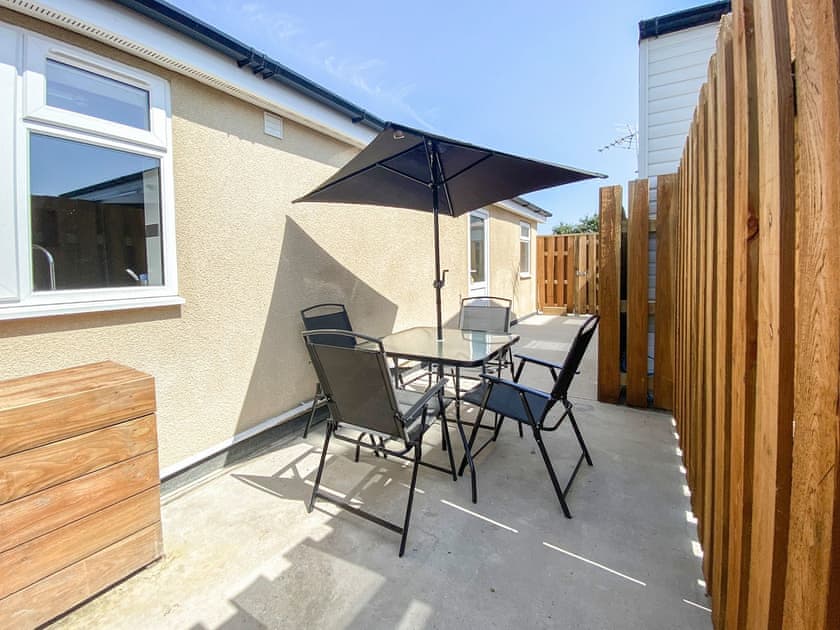 Palmarsh Retreats Martello Bungalow in Palmarsh, near Dymchurch