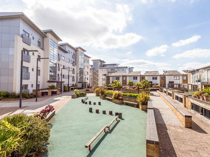 Setting | Captain’s Rest, Poole