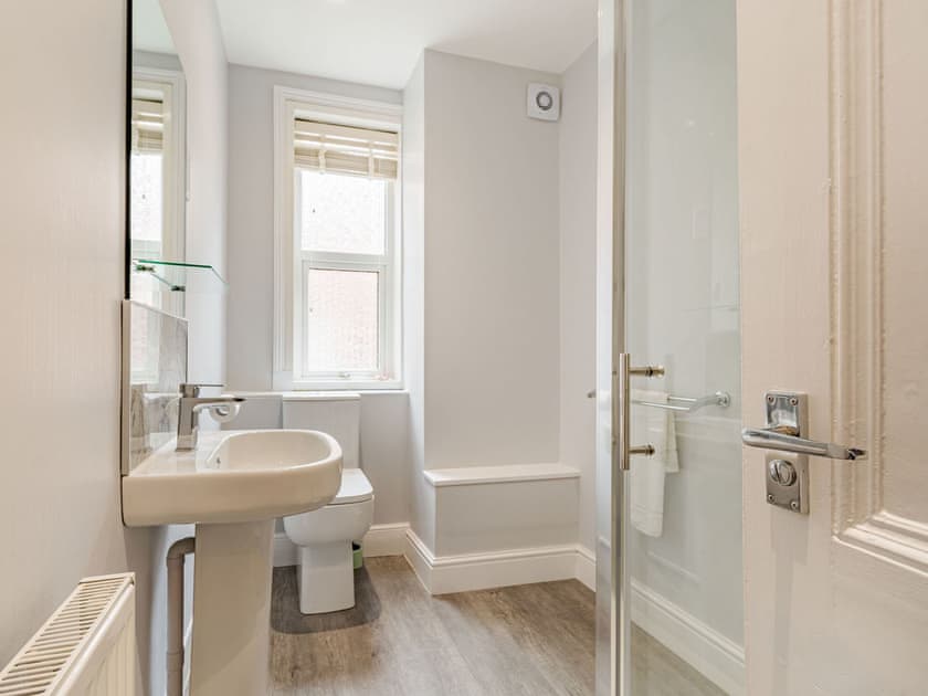 Shower room | Flat 3 Salhouse - Beverley House, Cromer