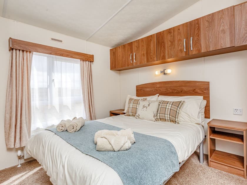 Double bedroom | Swona - Harrow Lodges John O’Groats, Mey, near Thurso