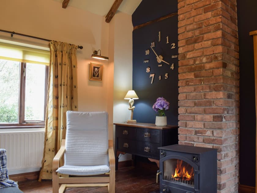 Snug | Ysgubor Hir, Trefeglwys, near Llanidloes