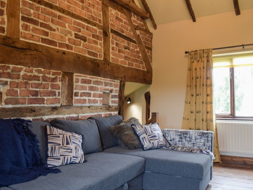 Snug | Ysgubor Hir, Trefeglwys, near Llanidloes