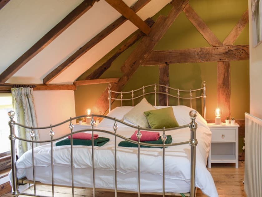 Double bedroom | Ysgubor Hir, Trefeglwys, near Llanidloes