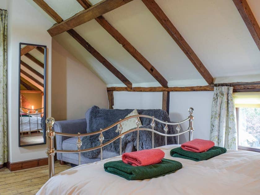 Double bedroom | Ysgubor Hir, Trefeglwys, near Llanidloes