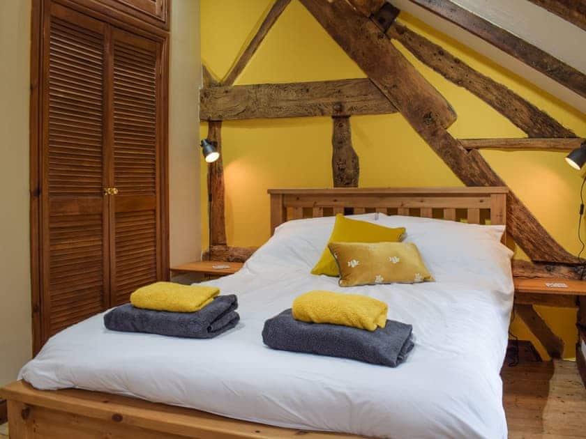 Double bedroom | Ysgubor Hir, Trefeglwys, near Llanidloes