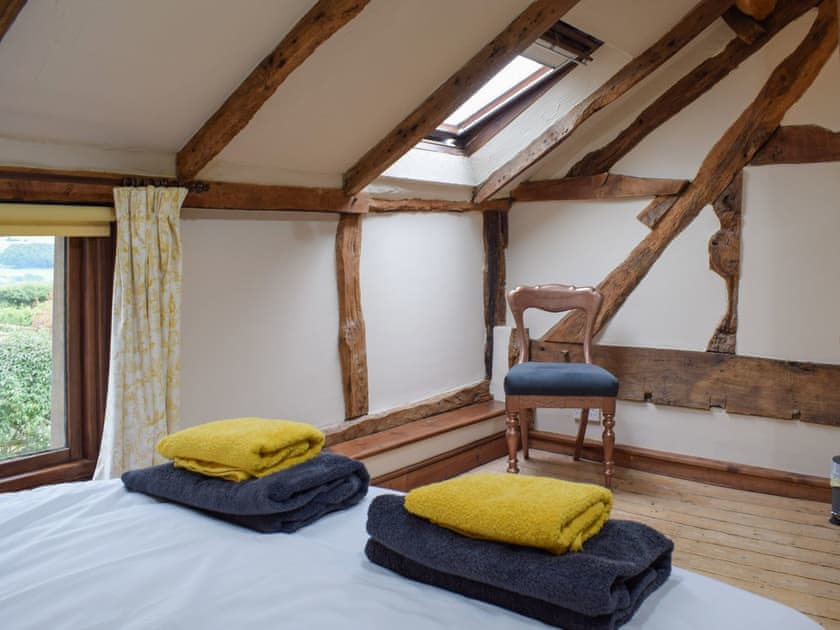 Double bedroom | Ysgubor Hir, Trefeglwys, near Llanidloes