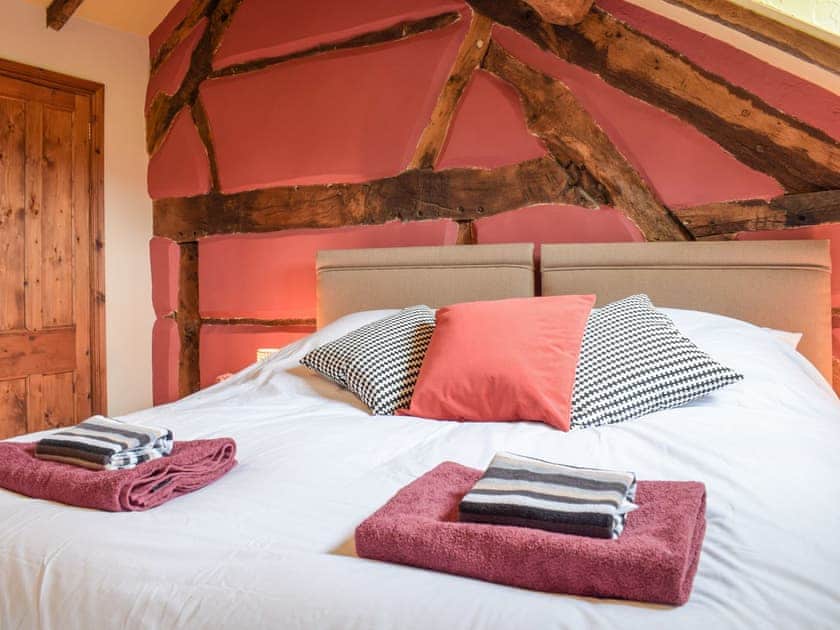 Double bedroom | Ysgubor Hir, Trefeglwys, near Llanidloes
