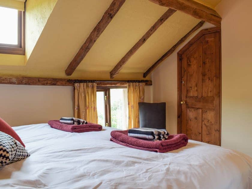 Double bedroom | Ysgubor Hir, Trefeglwys, near Llanidloes