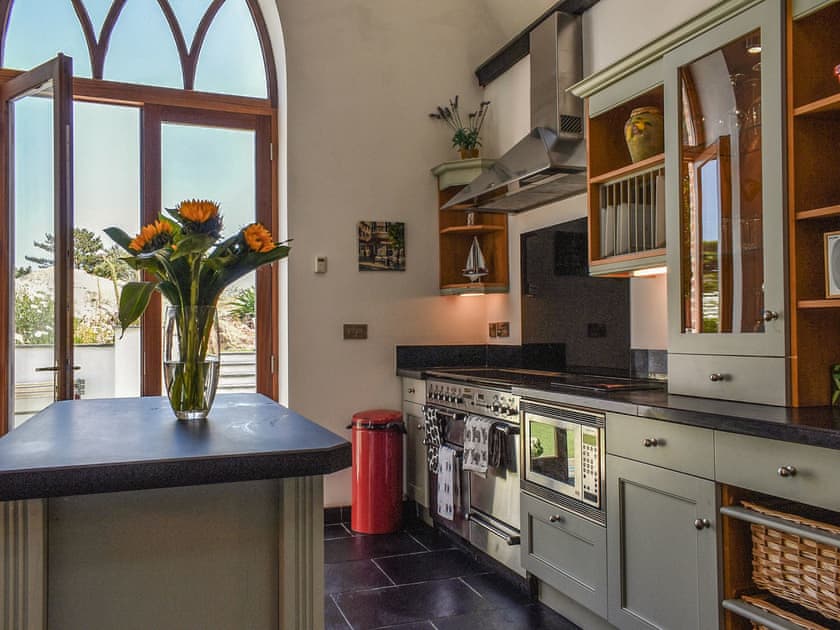 Kitchen | Sant Pedr, Amlwch
