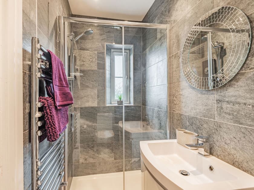 Shower room | Pennant, Llanerfyl, near Welshpool