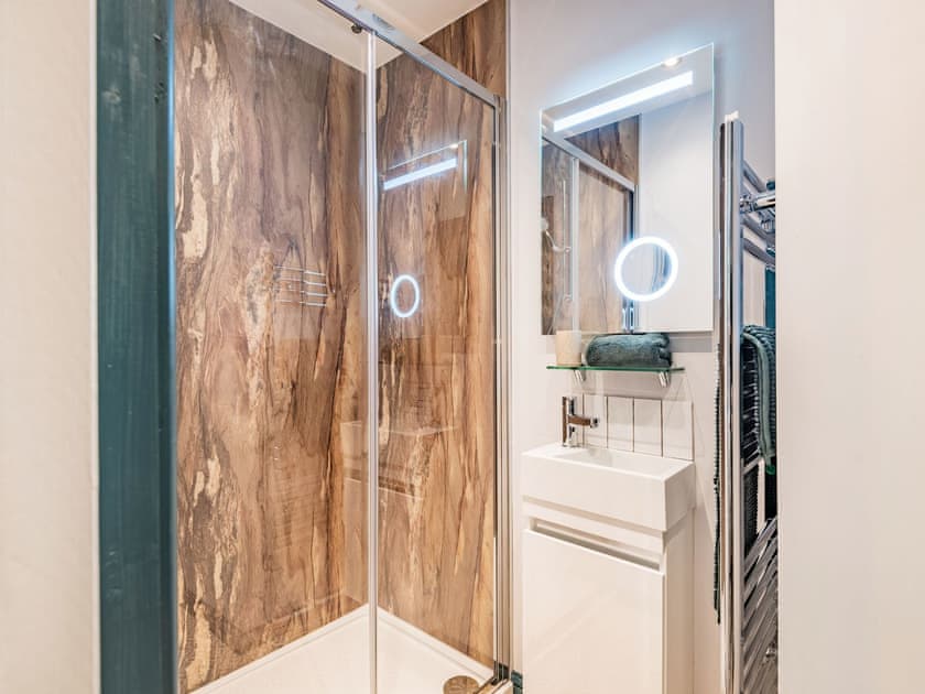 En-suite | Pennant, Llanerfyl, near Welshpool