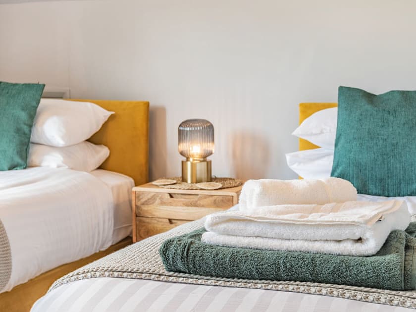Twin bedroom | Pennant, Llanerfyl, near Welshpool