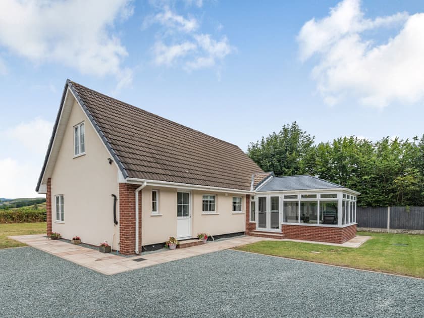 Exterior | Pennant, Llanerfyl, near Welshpool