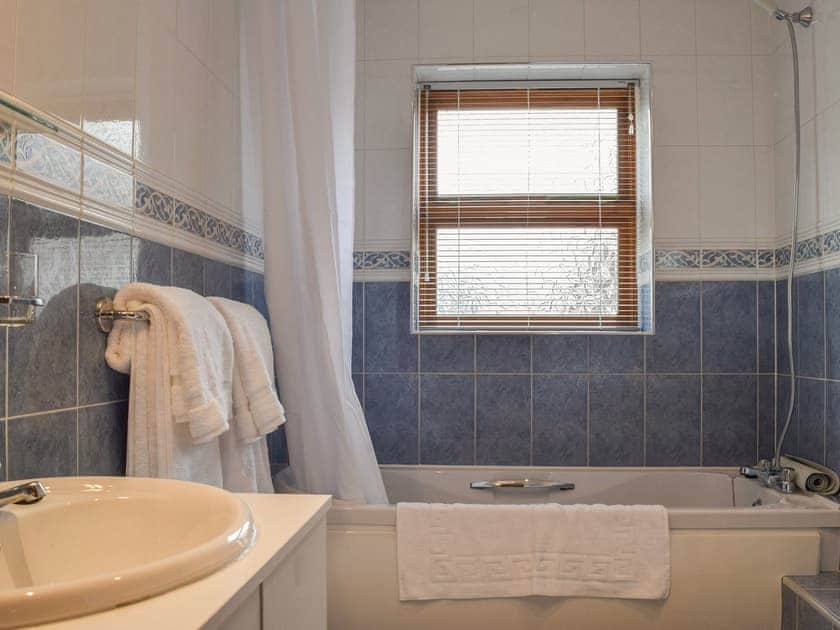 Bathroom | Glossoms Lodge, Thorpe Arnold