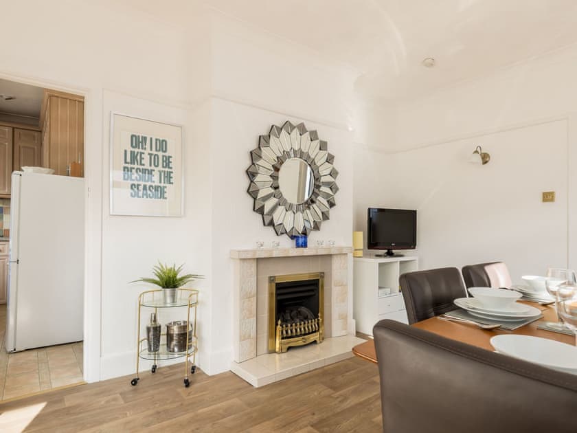 Dining Area | Lake Retreat - Quay Holidays, Hamworthy