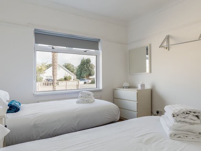 Twin bedroom | Lake Retreat - Quay Holidays, Hamworthy