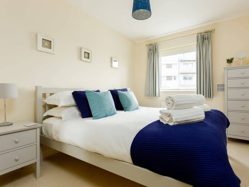 Double bedroom | Coxswain’s Cabin, Poole