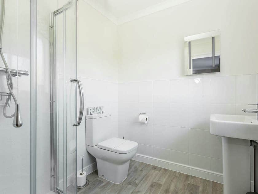 Shower room | Sanderling, Poole