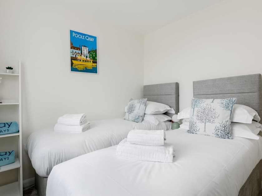Twin bedroom | Spinnaker House, Poole