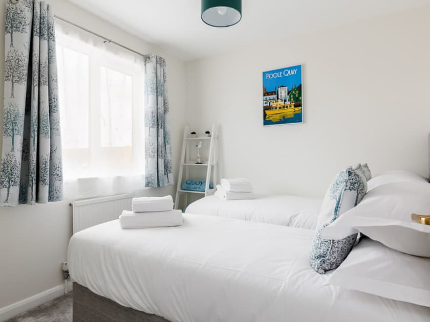 Twin bedroom | Spinnaker House, Poole