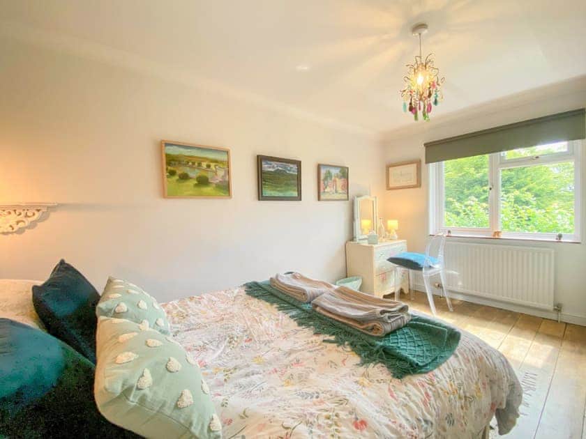 Double bedroom | Craigielea Cottage, Frome