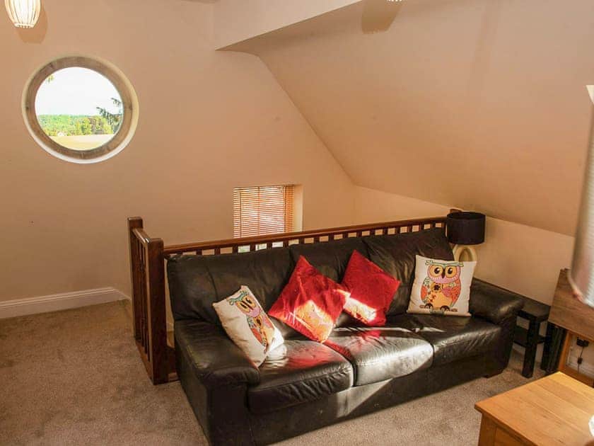 Living area | Apartment Hole 18 3/4, Stroud