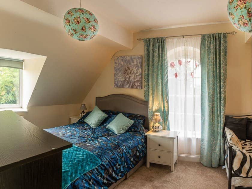 Double bedroom | Apartment Hole 18 3/4, Stroud