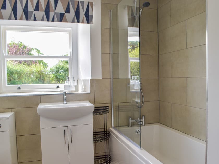 Bathroom | Tyn Y Coed, Beulah