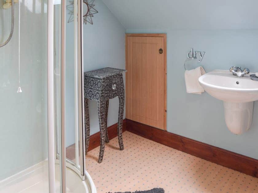 Shower room | Tamarchan Lodge, Ballachulish
