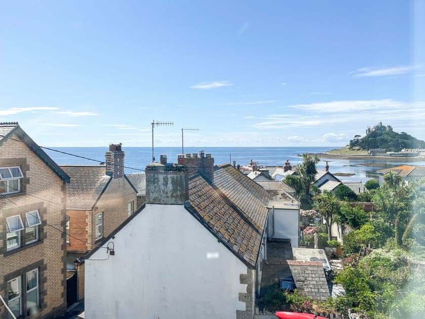 Fabulous views of St Michael’s Mount from the en-suite shower room | Seaglass, Marazion