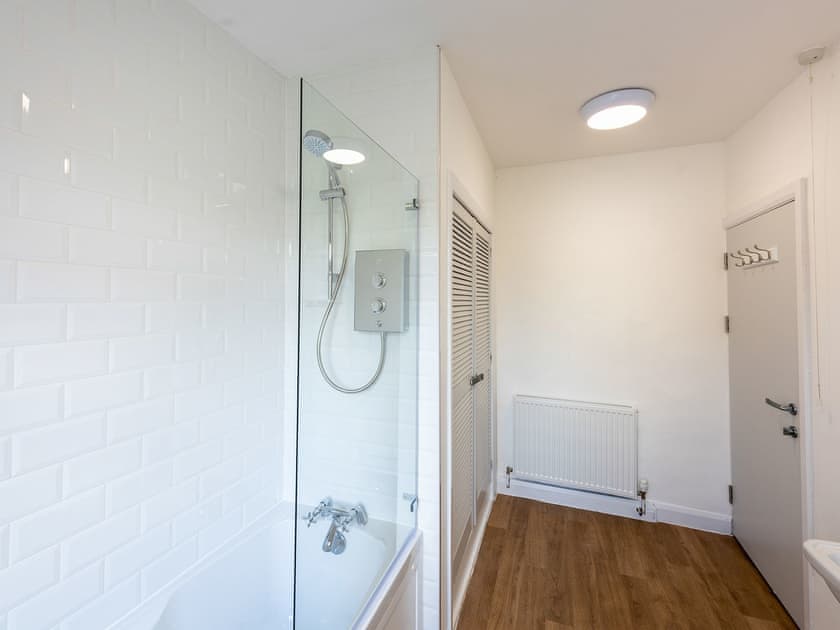 Bathroom | The Farmhouse - Hawes Brown Moor Cottages, Hawes