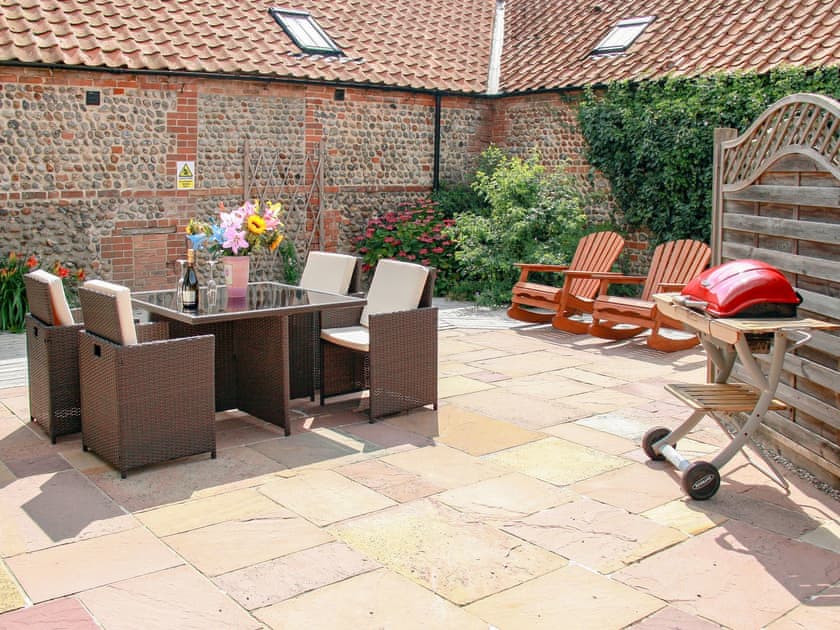 Outdoor area | Badger’s Retreat - Manor Farm Barns, Witton, near Happisburgh