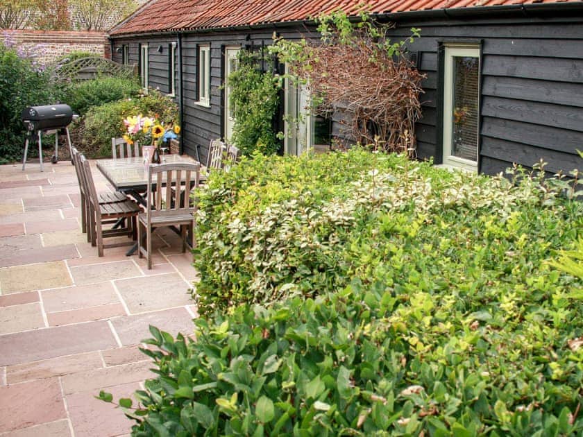 Outdoor area | Squirrel’s Drey - Manor Farm Barns, Witton, near Happisburgh