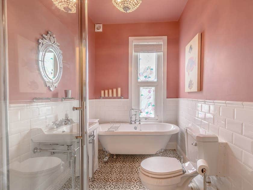 Bathroom | The Merry Gull, Whitby