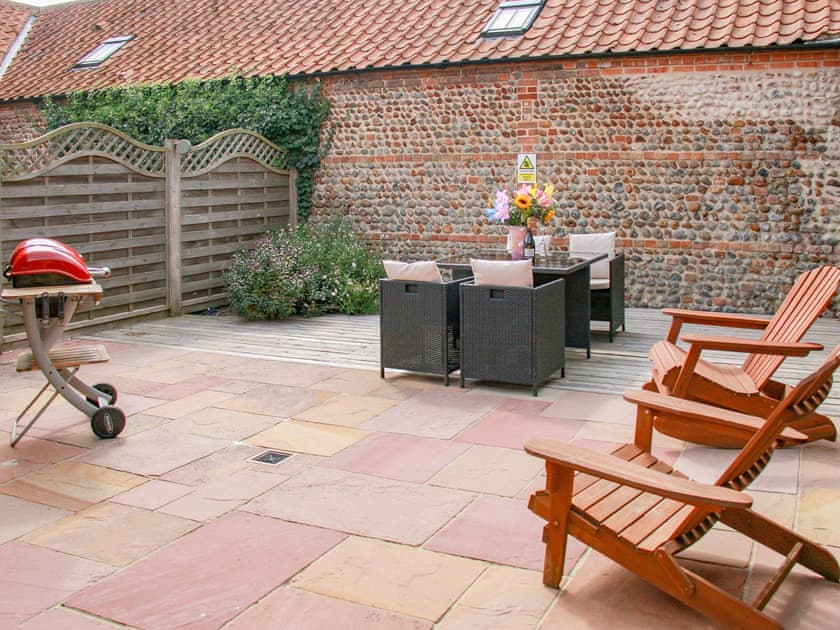 Outdoor area | Fox’s Den - Manor Farm Barns, Witton, near Happisburgh