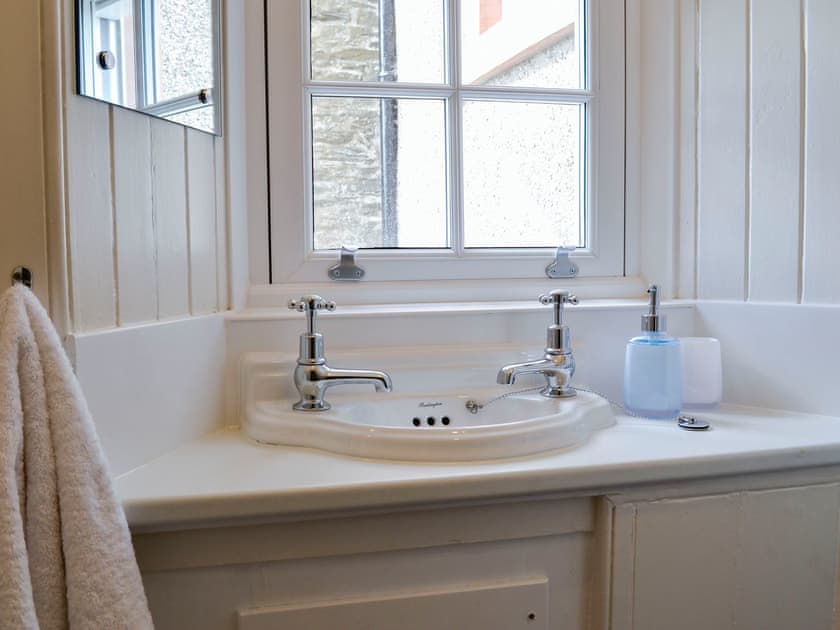 Cloakroom | Craigvar House, Castle Douglas