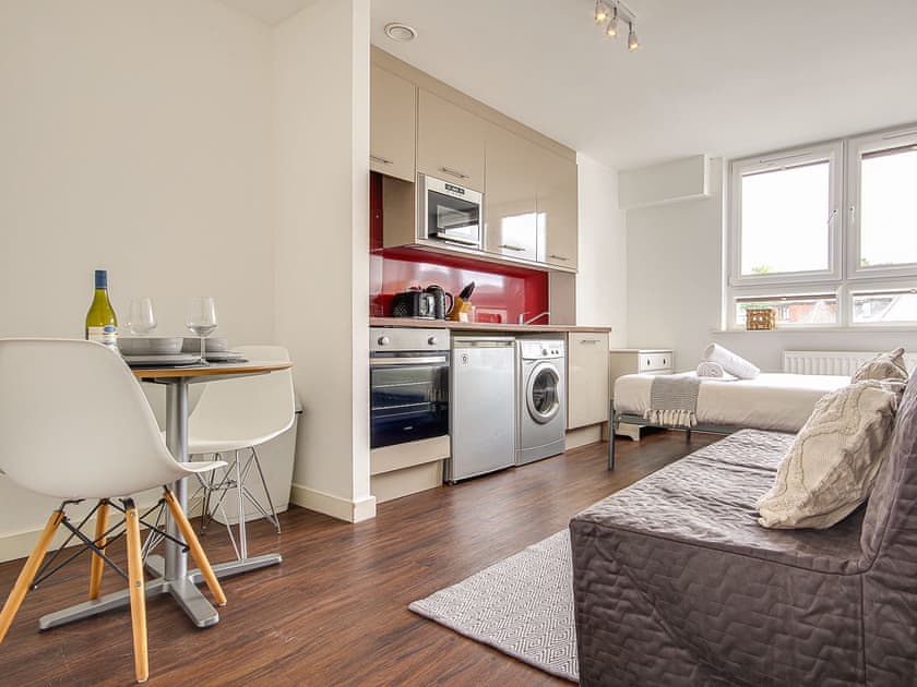 Open plan living space | Flat 10 - Hill House Studios, Bournemouth