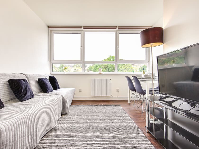 Open plan living space | Flat 13 - Hill House Studios, Bournemouth
