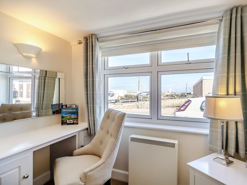 Twin bedroom | Quay Cottage, Seahouses, near Alnwick