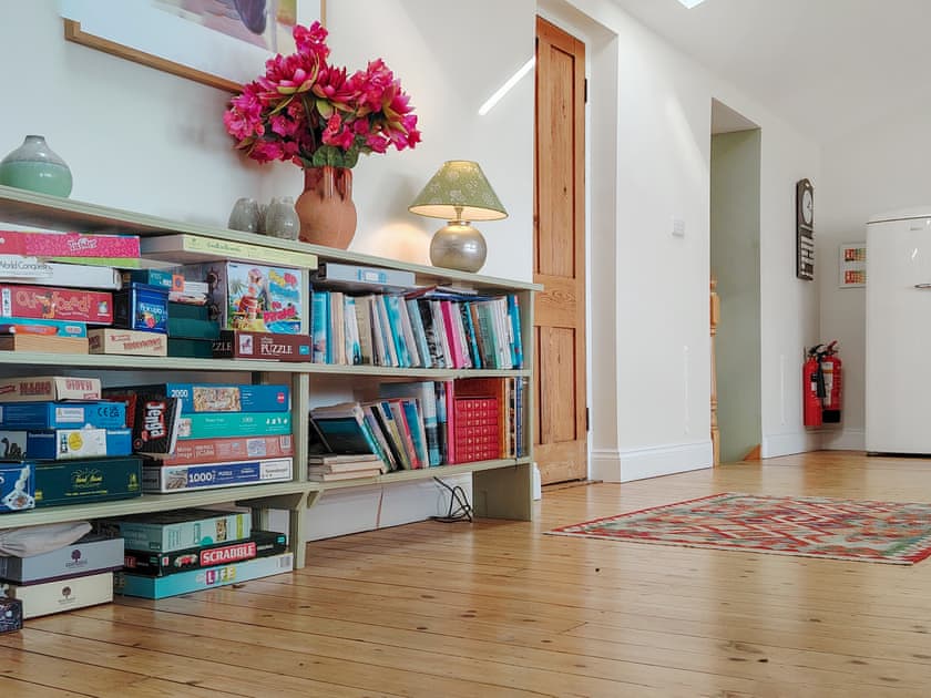 Games, books and puzzles | Dove Cottage - Wissett Place Cottages, Halesworth
